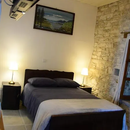 Lazaros Stonehouse Vendégház Páno Léfkara