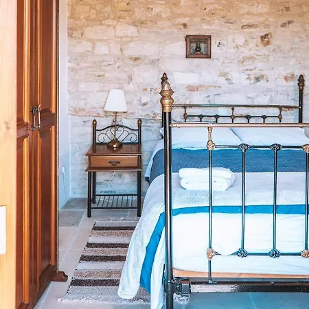 Lazaros Stonehouse 4*