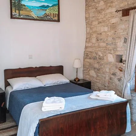 Lazaros Stonehouse Πανσιόν