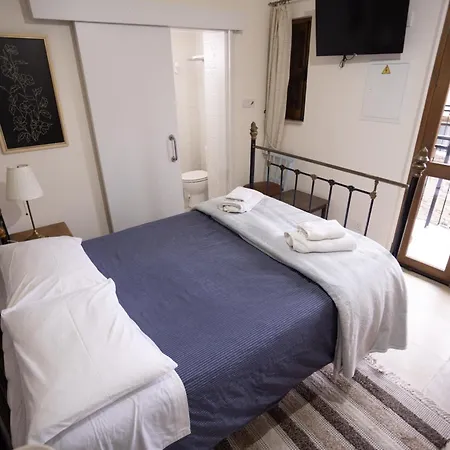 Lazaros Stonehouse Πανσιόν