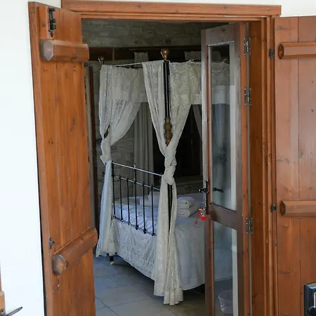Lazaros Stonehouse