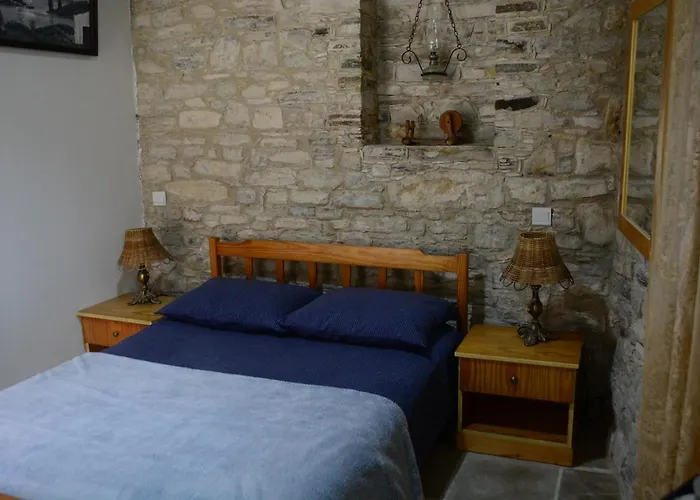 Lazaros Stonehouse Pensiune