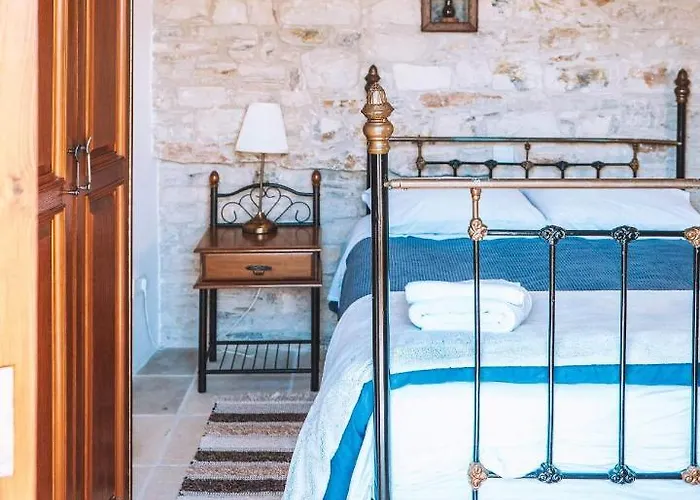 Lazaros Stonehouse 4*