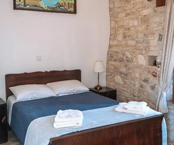 Lazaros Stonehouse Pensiune