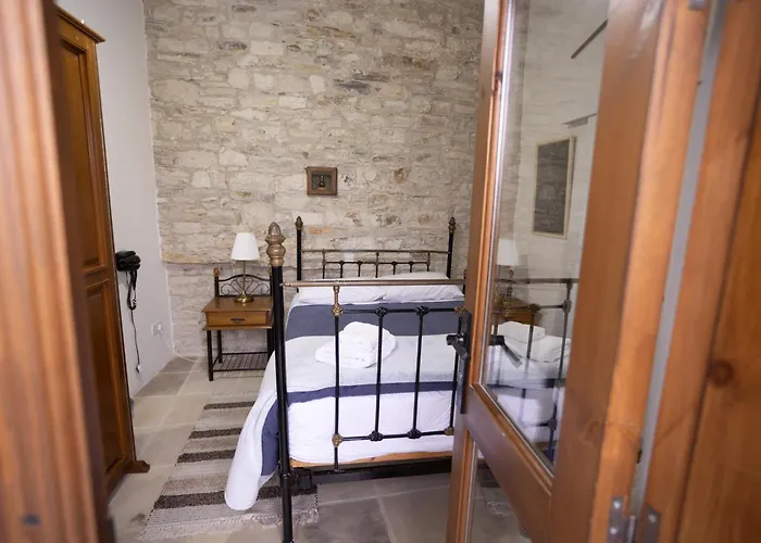 Lazaros Stonehouse 4*