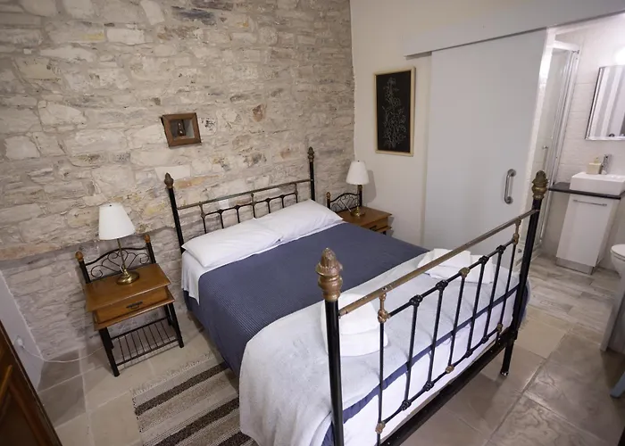 Pensiune Lazaros Stonehouse 4*
