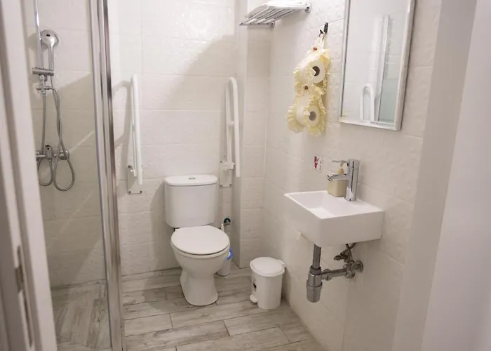 Pensiune Lazaros Stonehouse